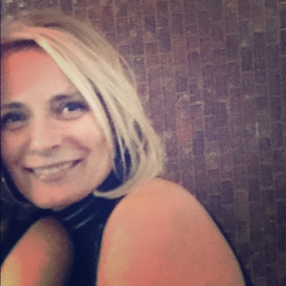 Meet your Posher, Isabel - Picture 1 of 1